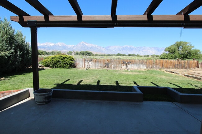 Building Photo - 1631 Shoshone Dr