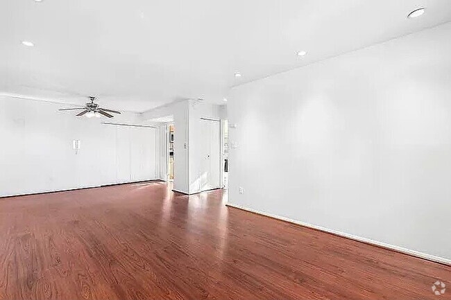 Building Photo - Spacious 1-Bedroom Apartment for Rent Unit #LS