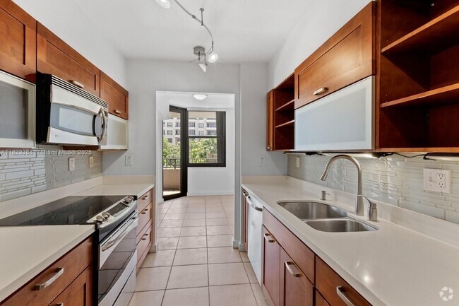 Building Photo - 161 Crandon Blvd Unit 426 Rental