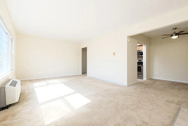 Building Photo - 219 S Payne St Unit #201