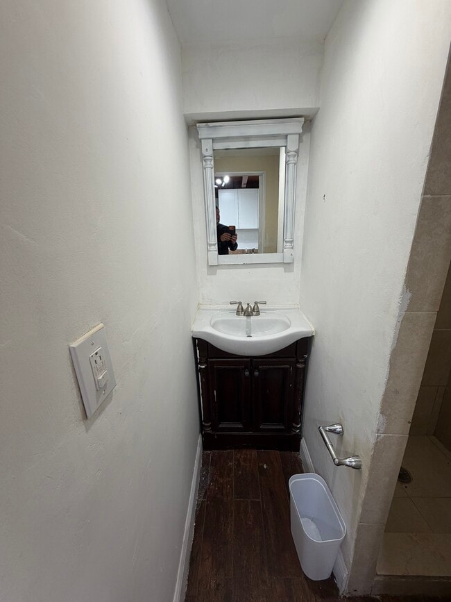 Photo - 1410 N 65th Ter Unit b