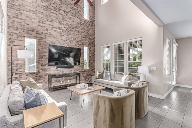 Photo - 3165 Via Como