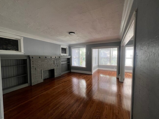 Building Photo - 6715 S Ridgeland Ave Unit 2 Rental