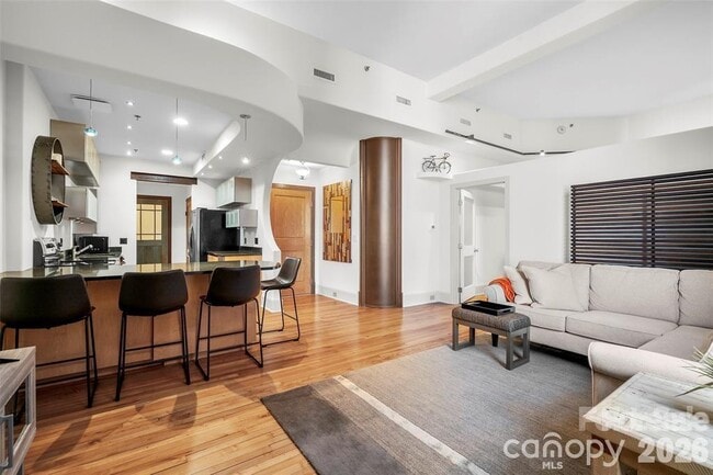 Photo - 84 E Walnut St Unidad 203