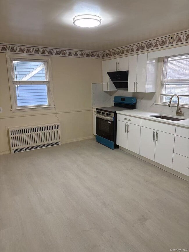 Photo - 185 Emerson Pl