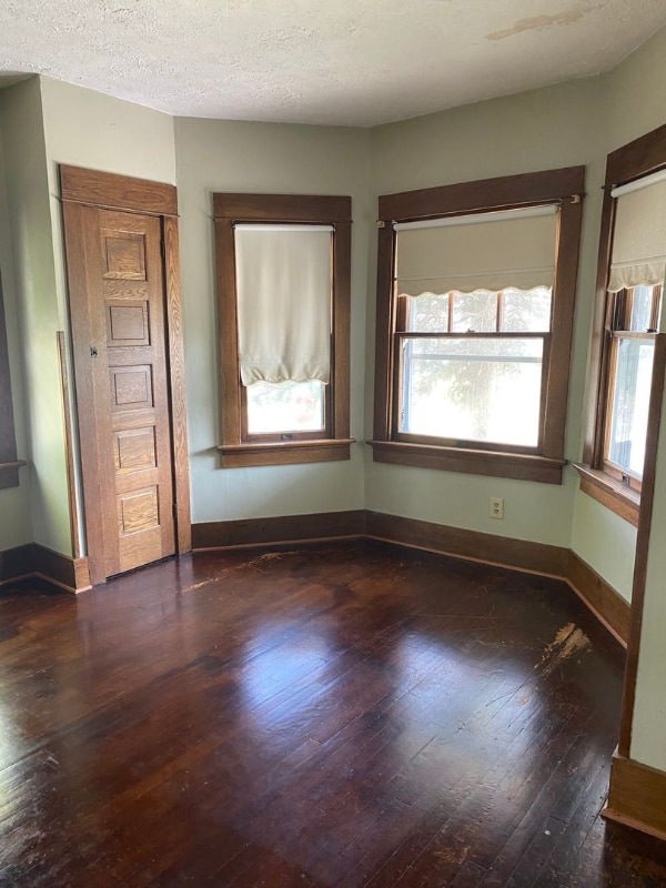 Photo - 127 Iroquois Ave