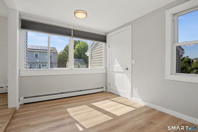 Photo - 92 Burwood Ave Unit 2