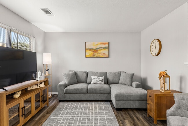 Sunset Pointe Apartments