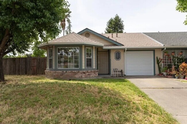 Photo - 4570 Armadale Way House