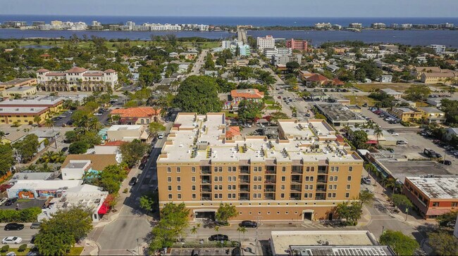 Less than a mile from the ocean - 511 Lucerne Ave Condo Unit 511