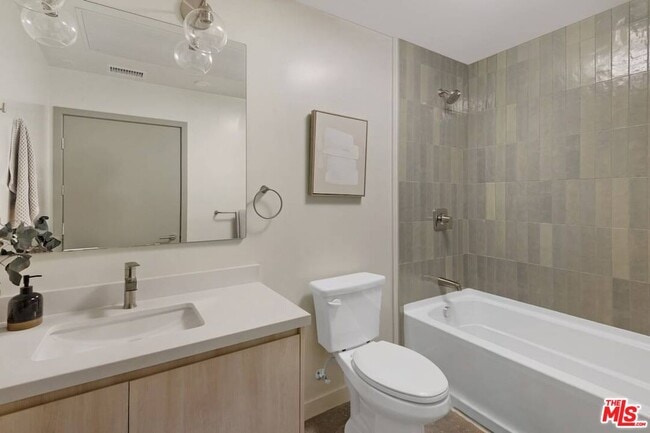 Photo - 6320 Garvanza Ave