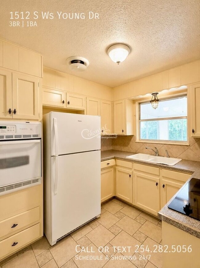 Photo - 1512 S W S Young Dr