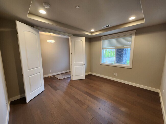 Photo - Large Spacious 4 Bed Home