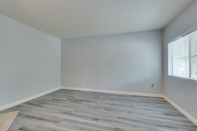 Photo - Spanish Palms a Guard Gated Community