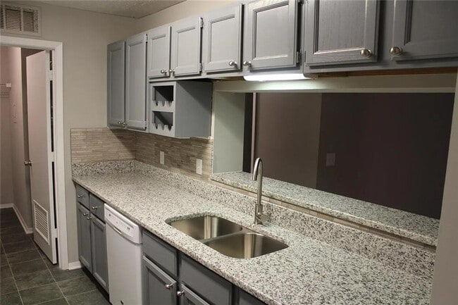Photo - 204 Warm Springs Cir