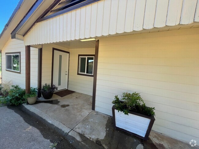 Building Photo - Olive Estates Unit Cottage 2 Rental