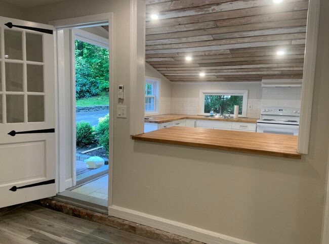 Photo - 1 Wheatley Rd Unit A