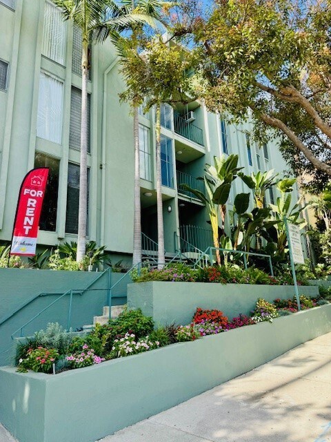 Photo - 929 Larrabee Apartments