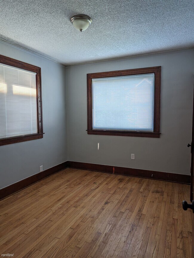 Photo - 5 br, 2 bath House - 1709 Central St