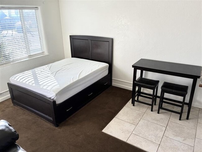 Photo - 1105 S State St