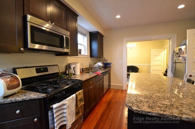 Photo - 75 Leicester St