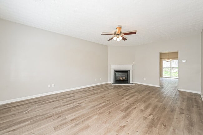 Photo - 444 Village Bluff Dr