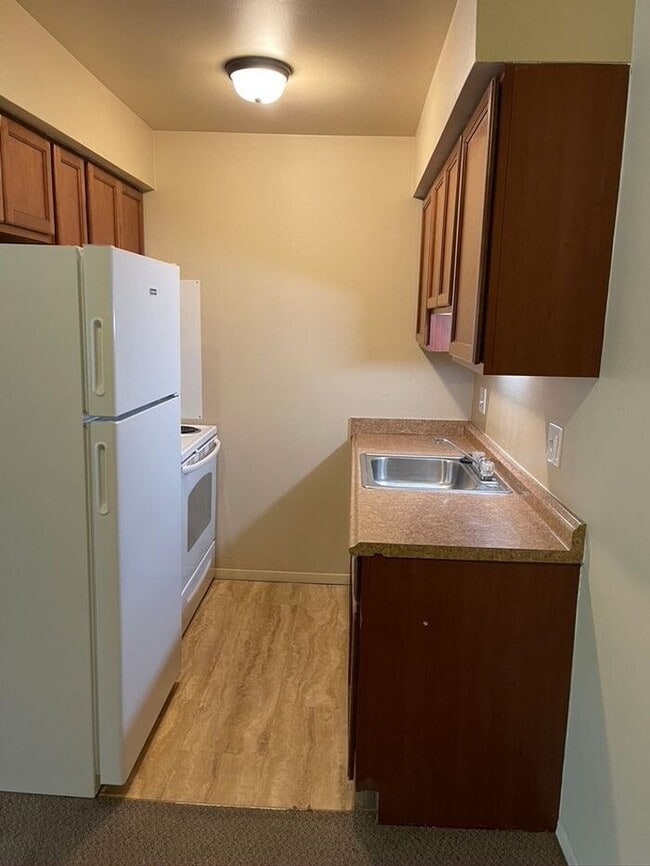 Photo - Section 8 Approved - Heat Included- Securi...