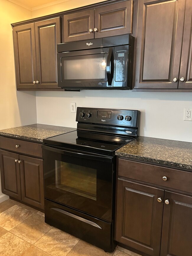 Photo - 87 Cayuga St Unit 3