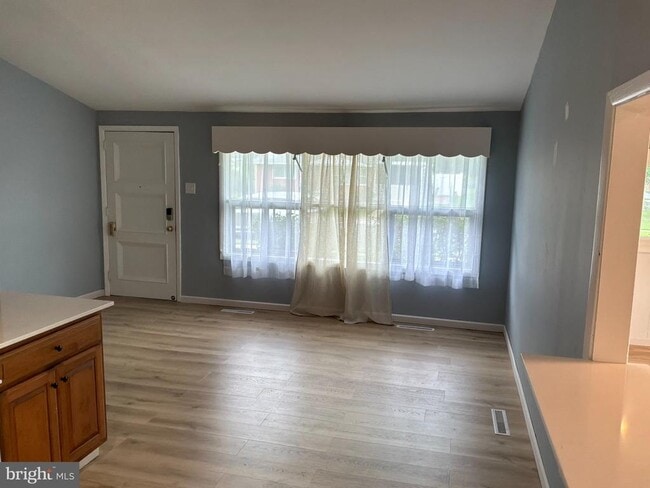 Photo - 604 N Coles Ave