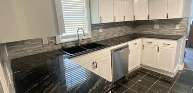 Photo - 1710 E Fayette St Unit 1