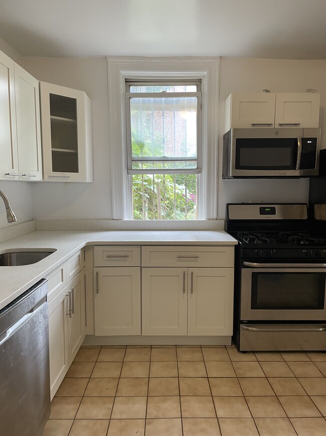 Photo - 3240 Cambridge Ave