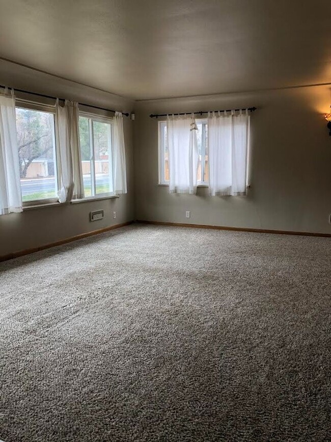 Photo - Charming 4 Bd, 2 Ba, Ranch Home in D-12 School District, close to Downtown, Trails and Ft. Carson