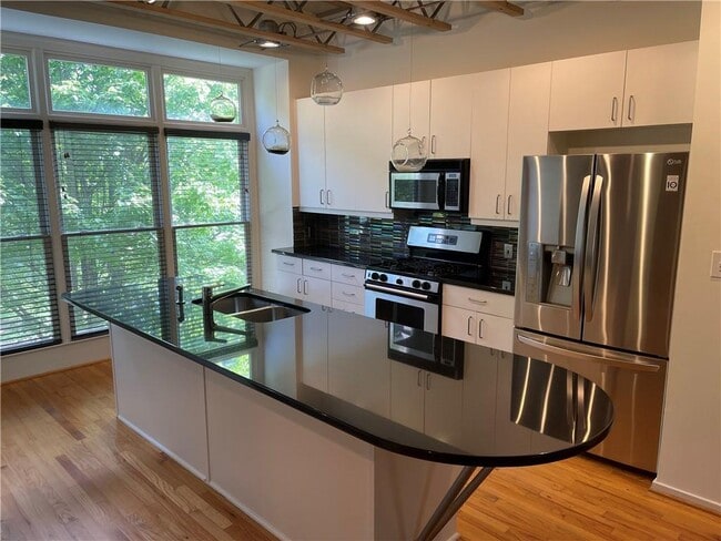 Photo - 1325 Peachtree View NE