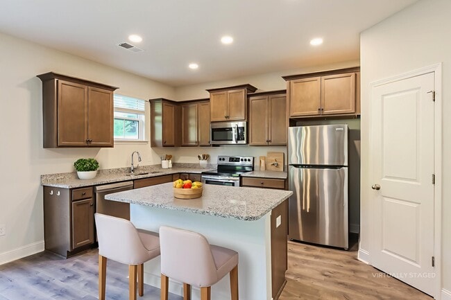 100 Renwood Rd