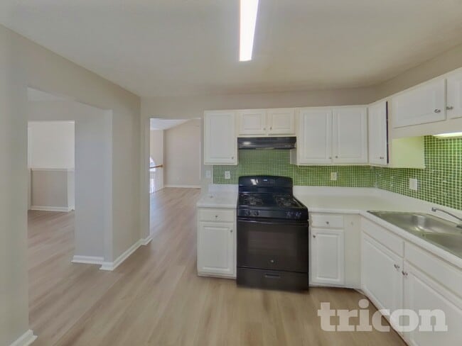 Photo - 165 Bridge Landing