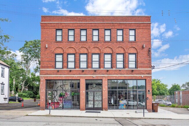 Building Photo - 6011 Madison Rd Rental
