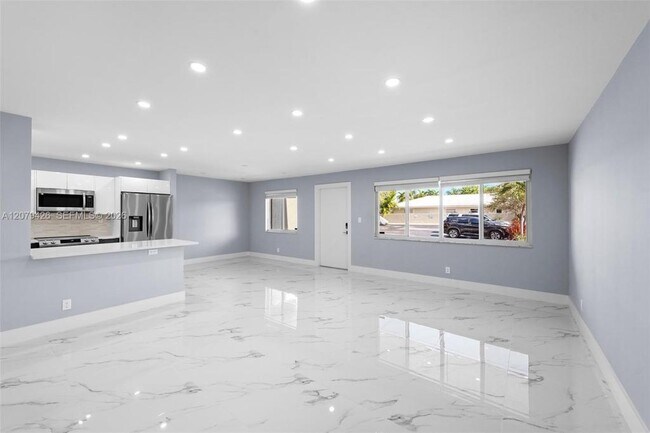Photo - 1400 NE 54th St