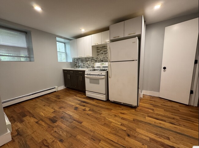 Photo - 149 Van Horne St Apartments Unit 1