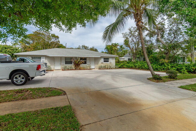 Photo - 129 Mayfield Rd Townhome