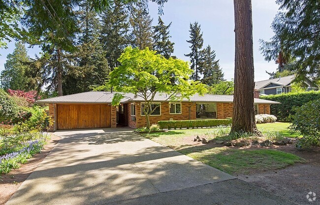 Building Photo - Mercer Island Home - Available 11/20/24