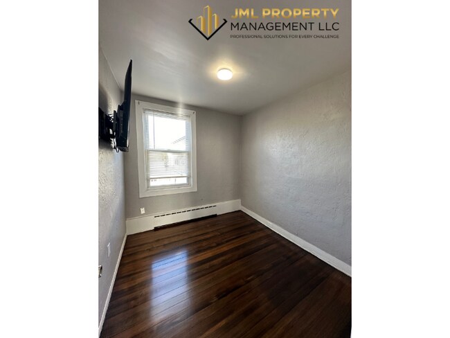 Photo - 58 Edgemond St Unit 4