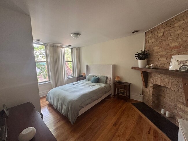 Photo - Great Wicker Park Location! Renovated 2 BR! Unit 1613L-2W