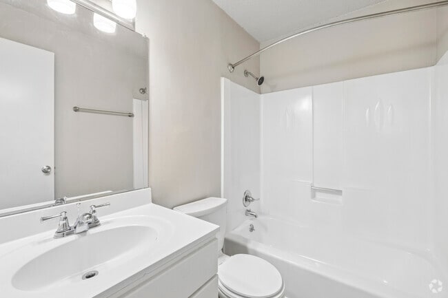 3BR, 2BA - 1,250SF - Second Bathroom