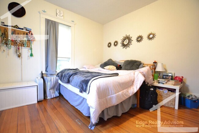 Photo - 548 Washington St