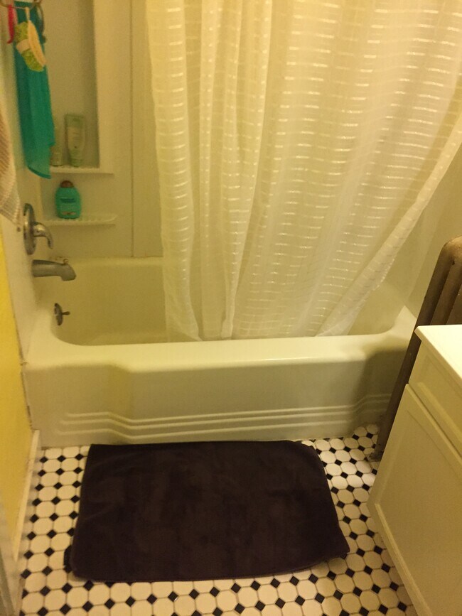 Photo - 1041 Jenifer St Unit 1st Floor