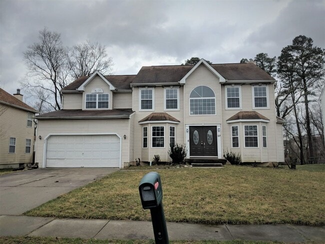 Elegant 5-Bedroom Colonial with Canal View... - Elegant 5-Bedroom Colonial with Canal View... Casa
