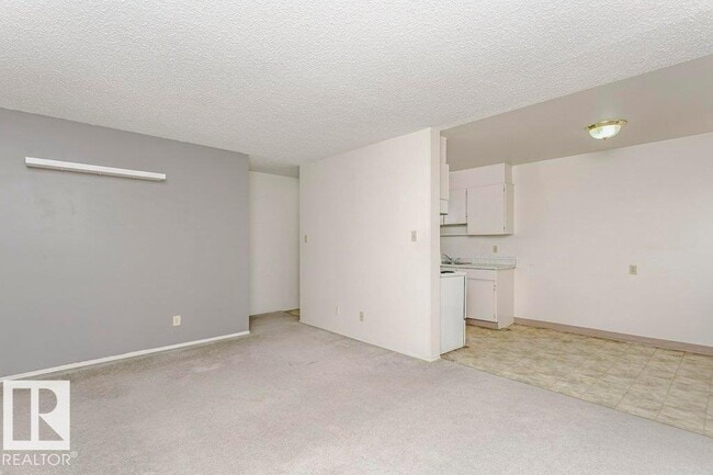 Photo - #71 11255 31 AV NW