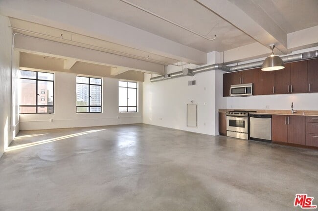 Photo - 849 S Broadway Unidad 1004 Rental