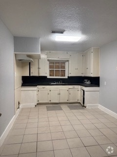 Building Photo - 5042 Ventura Ln Rental
