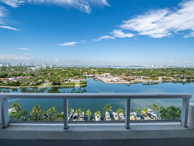 Building Photo - 5005 Collins Ave Unit 1506